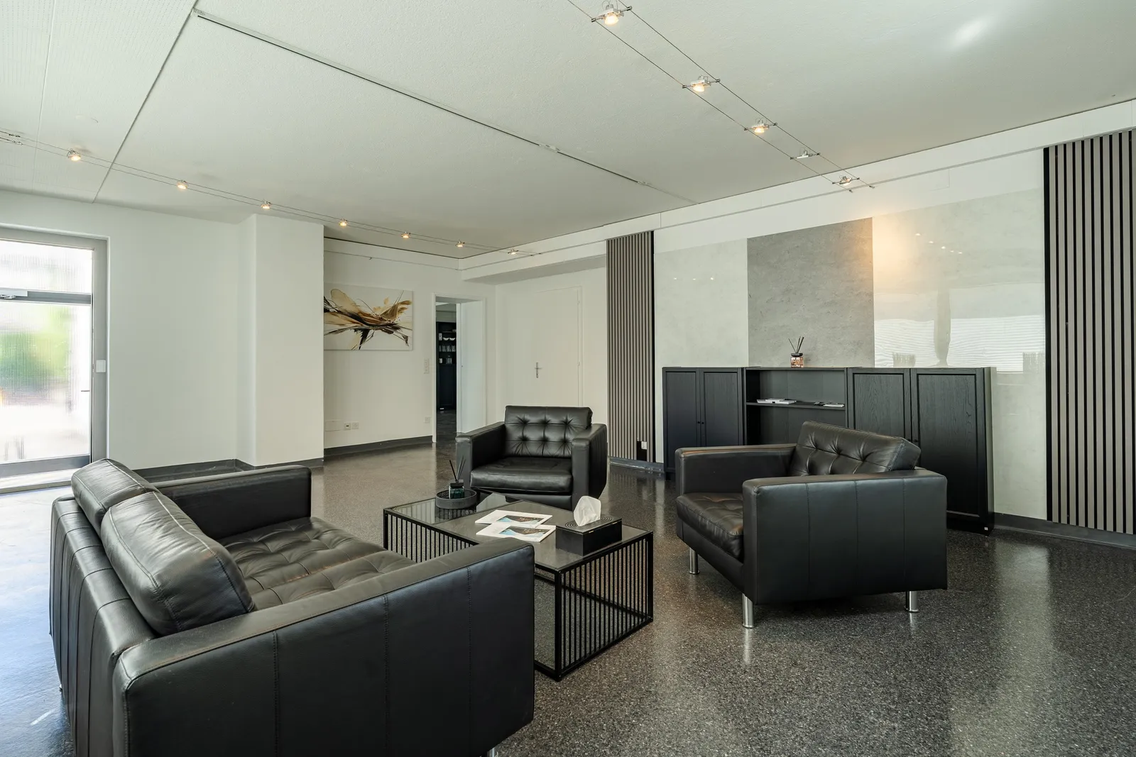 Lounge mit Blick zum Eingang